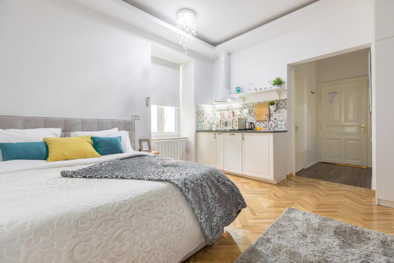Aurelia Antik Old Hotell Zagreb Exteriör bild
