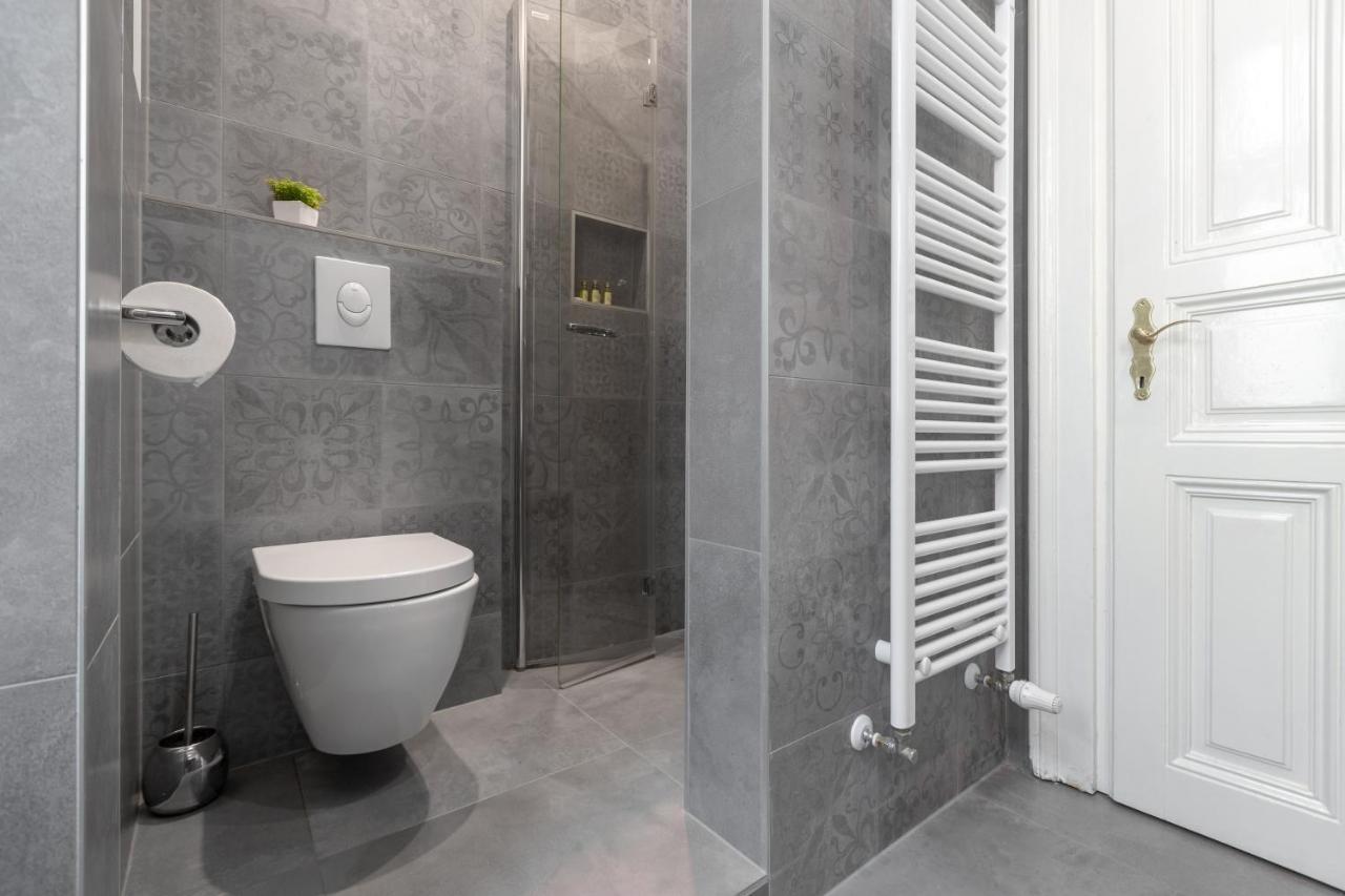 Aurelia Antik Old Hotell Zagreb Exteriör bild