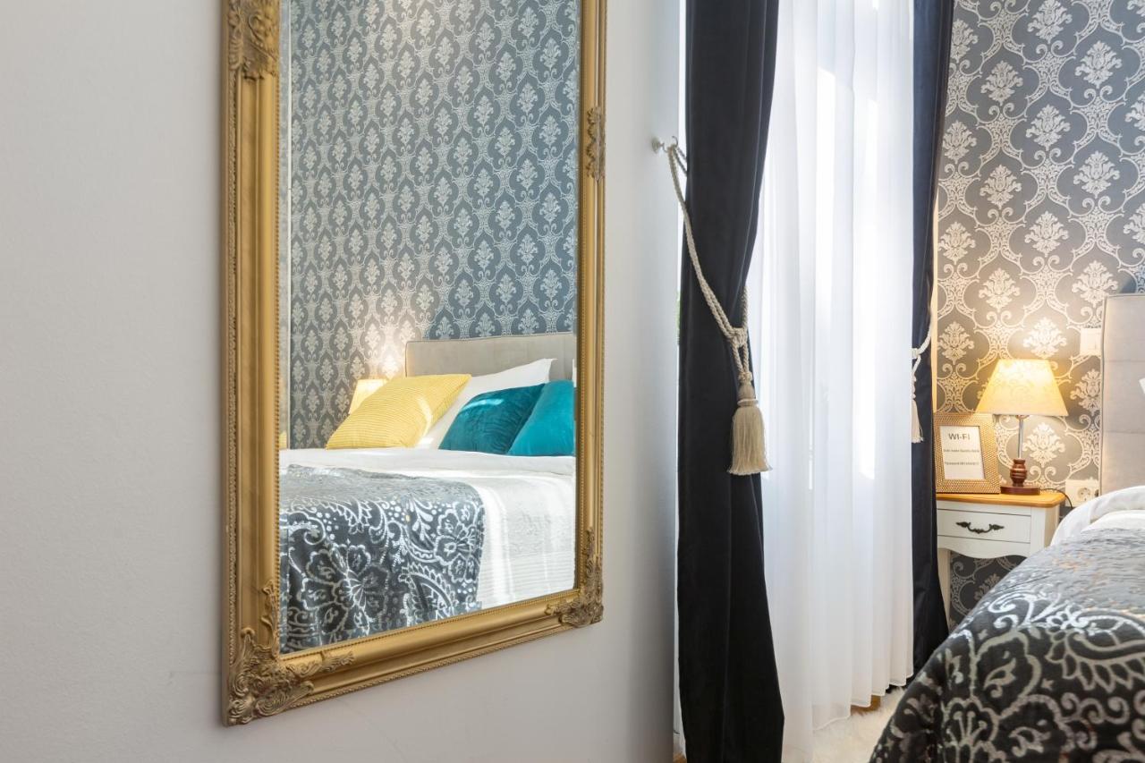 Aurelia Antik Old Hotell Zagreb Exteriör bild