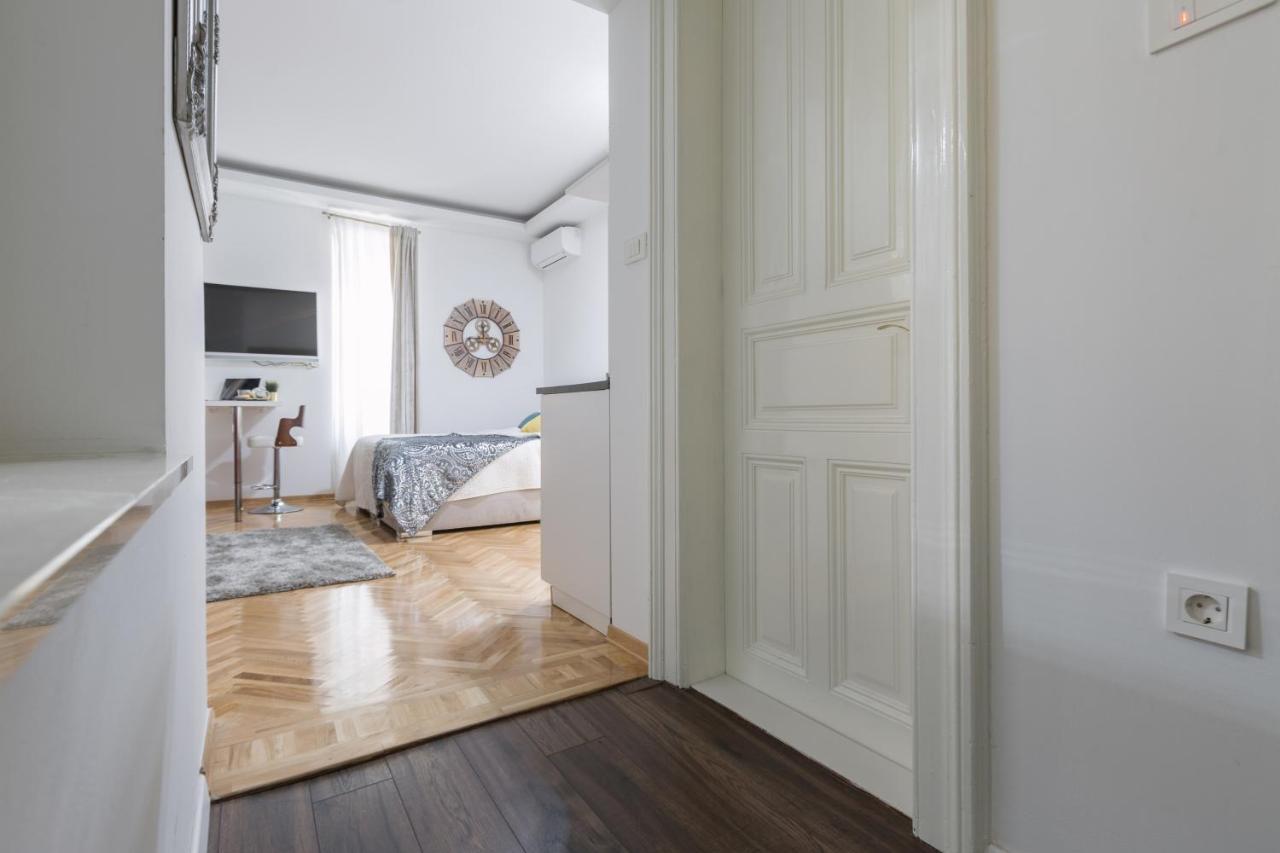 Aurelia Antik Old Hotell Zagreb Exteriör bild